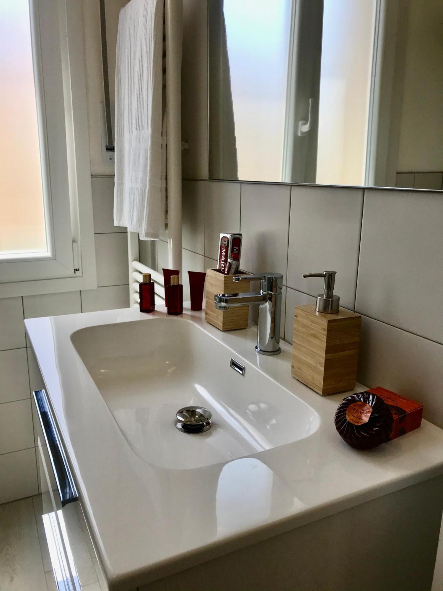 Suite Locchi. Vicino Tramvia/Careggi/Meyer Firenze Bagian luar foto